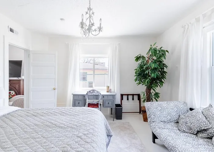 Boutique Apartment In 1905 Victorian Home - Plaza - Westport